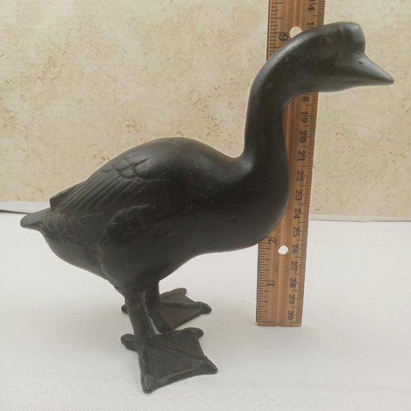 Antique Cast Iron Goose Garden Statue Heavy Etched Details 6.25" - Picture 5 of 6